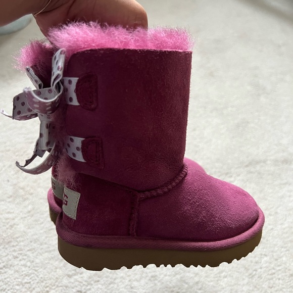-SOLD- UGG BAILEY BOW II POLKA DOTS TODDLER BOOTS - Picture 5 of 7